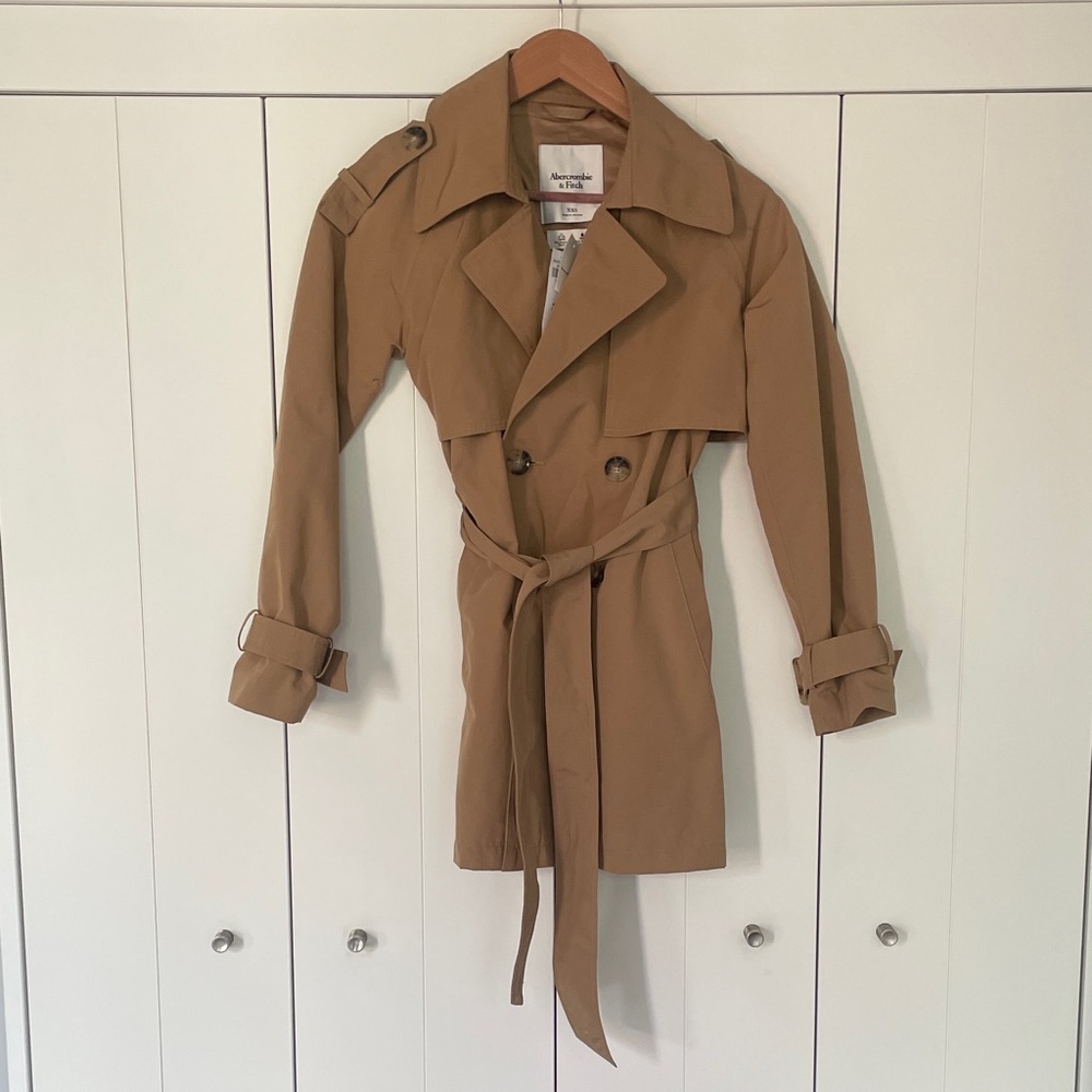Abercrombie & Fitch Womens Tan Trench Coat with Belt